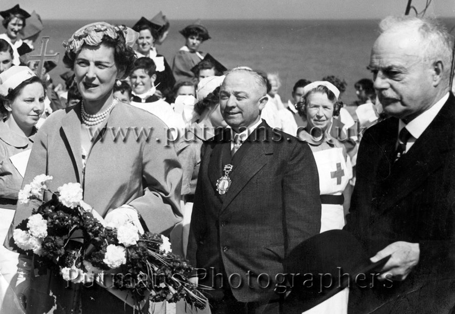 Ref 70 The Duchess with Alf South - Mrs Ruth Brett & Mrs Cole in the background