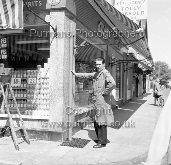 Ref 2555 Steads, High Street with John Livesey 9.5.1967