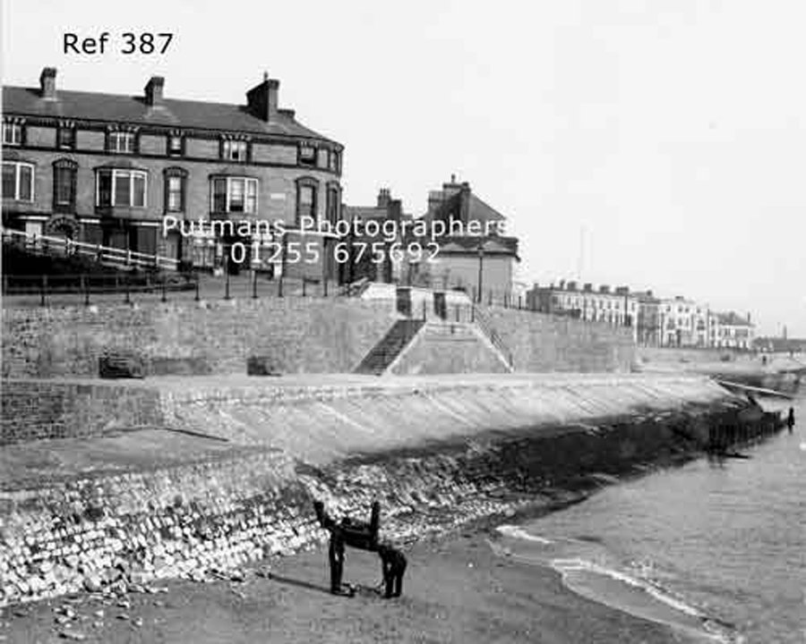 Ref 387 Marine Parade & Promenade from pier pre colonnade