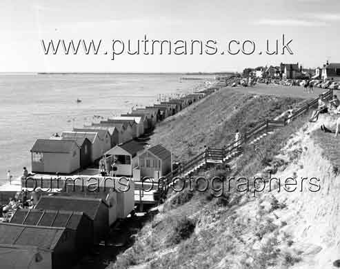 Ref 1588 Cliffs at Cliff Parade 1959