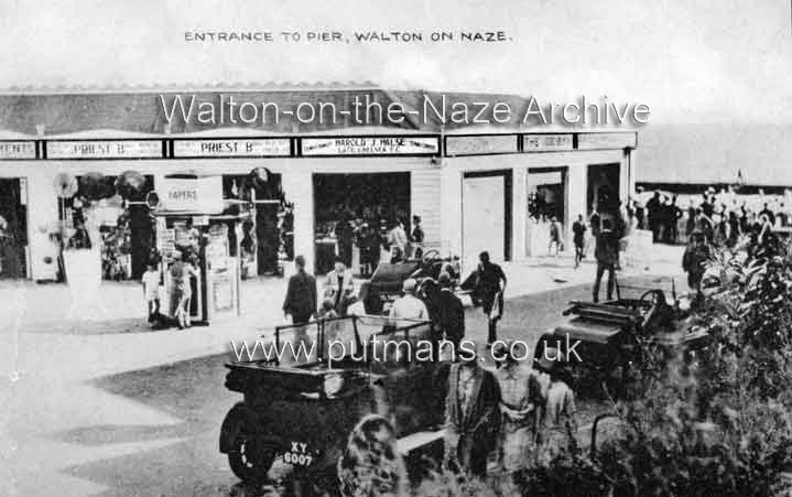 Ref 1888 Pier Entrance c1925