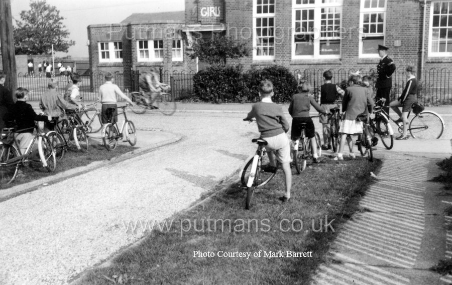 Ref R6 Cycling instruction
